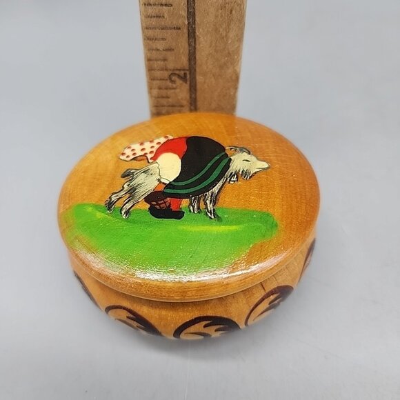 Vintage Hand Crafted 1.5x2.5" Round Wood Norwegian Trinket Jewelry Box Milk Goat - Picture 6 of 6